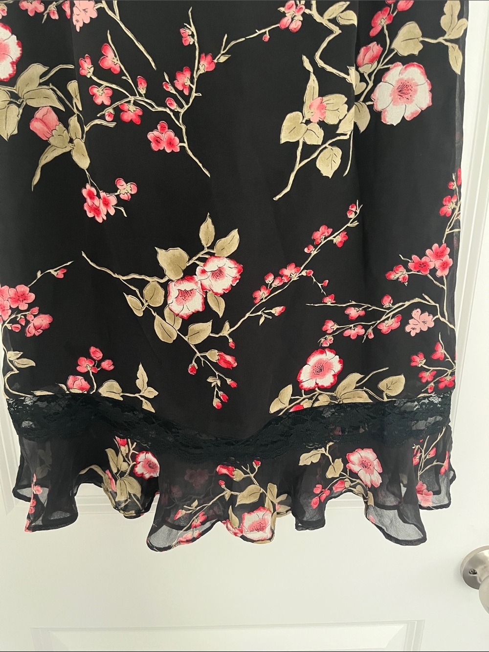 Spenser Jeremy Black Midi Skirt with Pink Floral Print - Picture 3 of 9